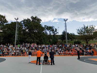 Velika proslava u Kostreni: Otvorenje obnovljenog igrališta, 25. obljetnica KD-a i podizanje Zelene zastave