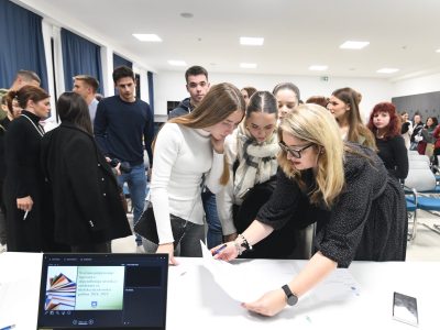 Svečano potpisani ugovori o stipendiranju učenika i studenata