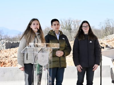 Održana početna konferencija projekta i svečanost polaganja kamena temeljca za izgradnju Centra za starije osobe u Kostreni 