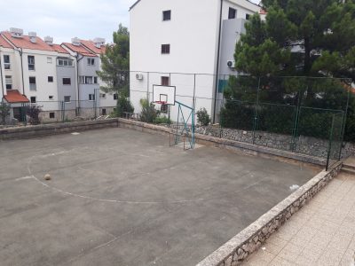Završeno parkiralište u Žarka Pezelja, kreće rekonstrukcija sportskog igrališta