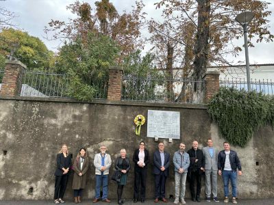 Polaganje vijenaca i odavanje počasti preminulima uoči blagdana Svih svetih Polaganje vijenaca i odavanje počasti preminulima uoči blagdana Svih svetih