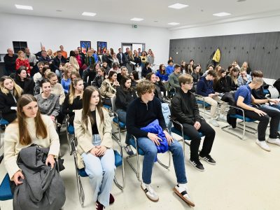 Ugovore potpisalo 76 stipendista Općine Kostrena