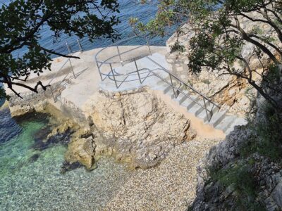 Od obalnog puta do plaža: završeni brojni radovi u obalnom pojasu Kostrene