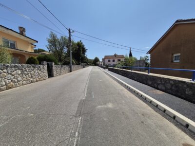 Završen veći dio radova na izgradnji nogostupa lokalne ceste Vrh Martinšćice-Glavani-Šodići