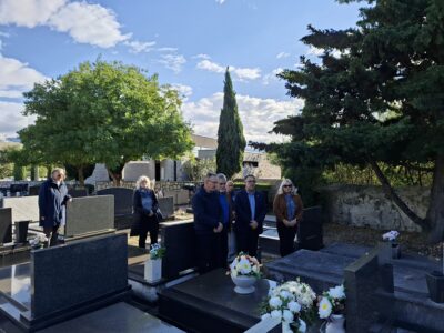 Uoči blagdana Svih svetih položeni vijenci kod središnjih križeva i spomen ploča